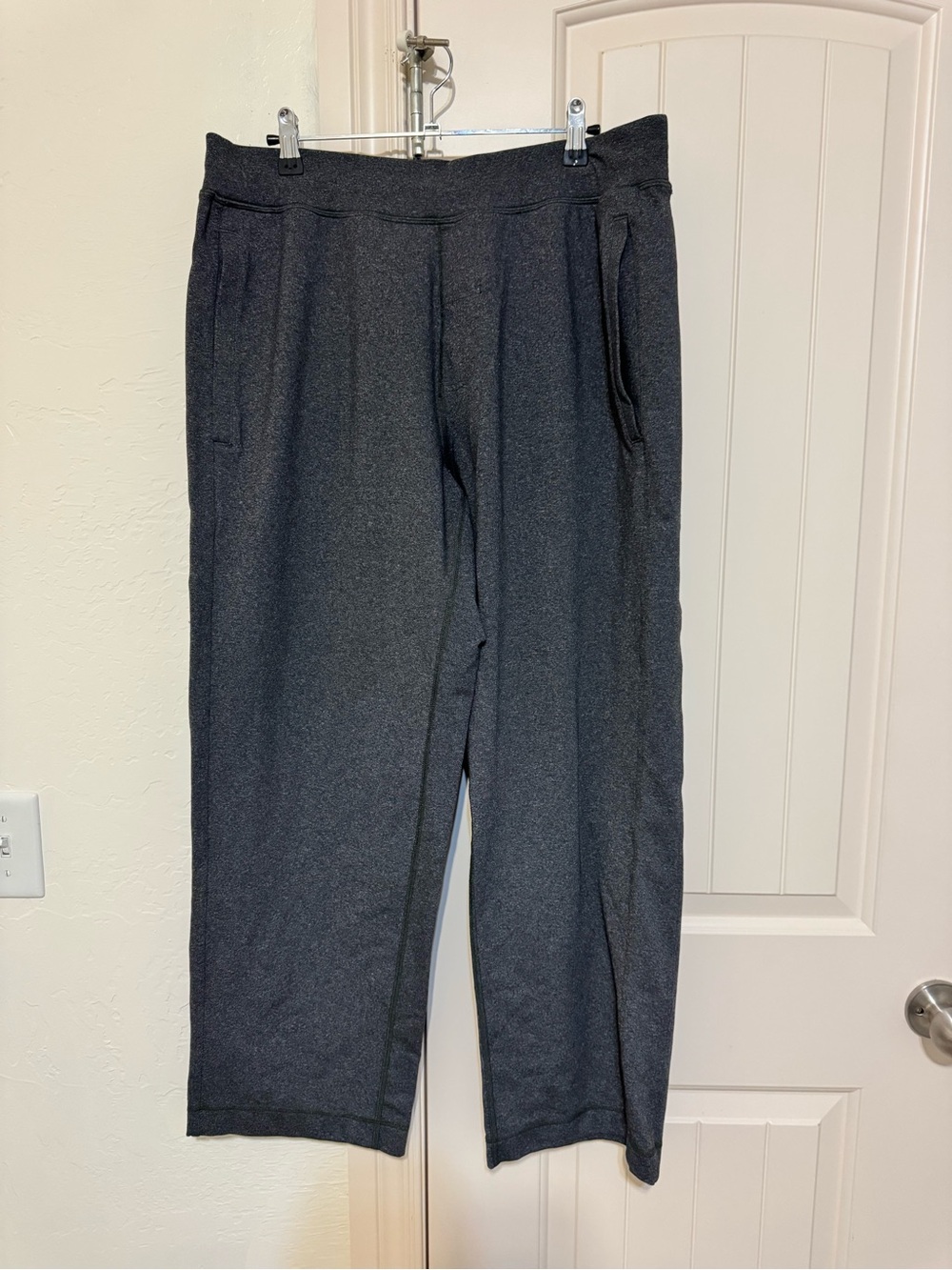 lululemon athletica Men's Charcoal Gray Sweatpants
